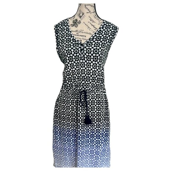 T by Talbots Ombré Geo-Print Shift Dress Size M Petite | Wear to Work Collection - Picture 8 of 12